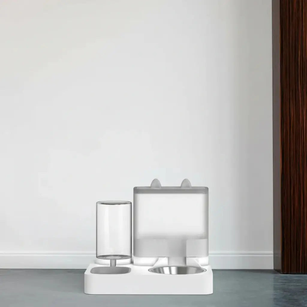 Gravity Pet Feeder - cat and dog eating | UMFA